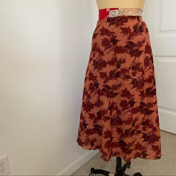 Silk Wrap Skrt - Picture 2 of 8